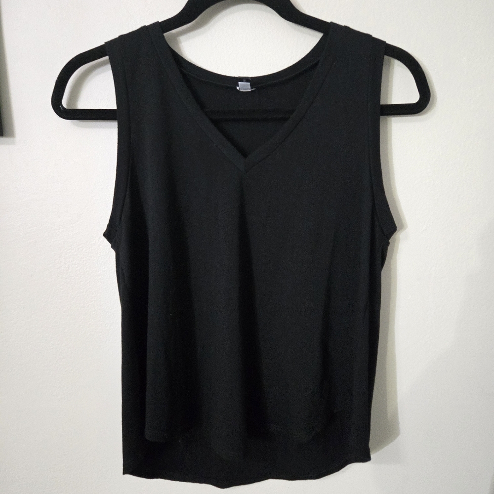 Onzie v neck flowy tank top, S/M,  EUC